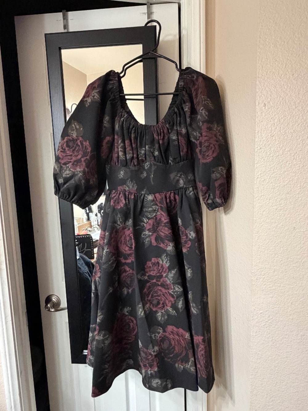 Vixen Vacation Dress in Dark Rose Print Size S